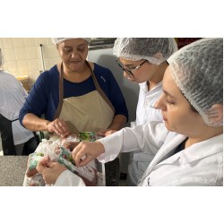 Polpas de frutas nativas enriquecem a merenda nas escolas estaduais do Paraná